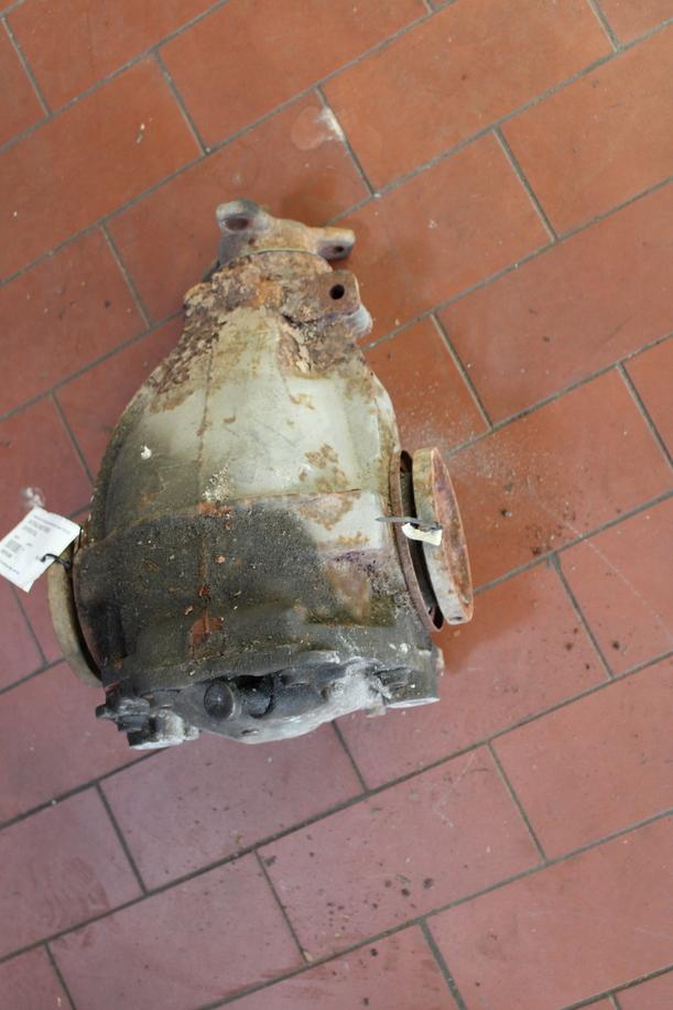 Foto: HINTERACHSGETRIEBE / DIFFERENTIAL eines Mercedes-Benz E 290 TD