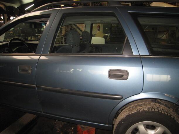Foto: TÜR HINTEN LINKS (KOMBI) eines Opel Vectra 1.6 Caravan CLX