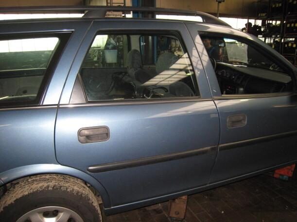 Foto: TÜR HINTEN RECHTS (KOMBI) eines Opel Vectra 1.6 Caravan CLX