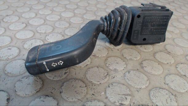 Foto: BLINKSCHALTER/KOMBISCHALTER L eines Opel Corsa CLX