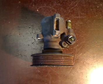 Foto: LENKGETRIEBEPUMPE eines Seat Arosa 1.4 MPI L