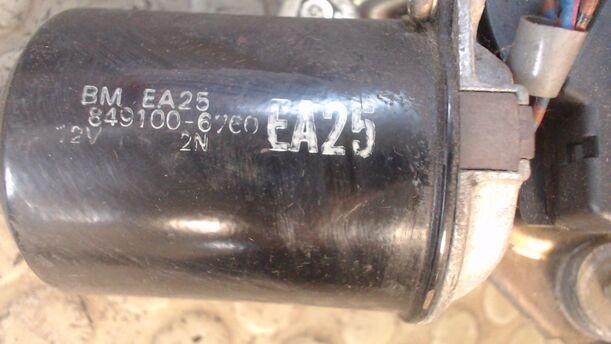 Foto: SCHEIBENWISCHERMOTOR VORN eines Mazda MX-3 16V