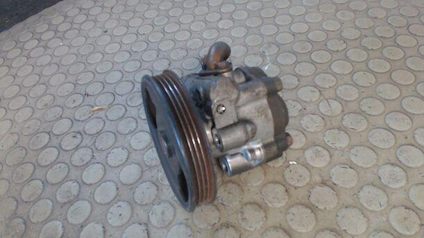 Foto: LENKGETRIEBEPUMPE / SERVOPUMPE eines Mazda MX-3 16V