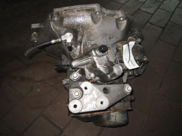 Foto: SCHALTGETRIEBE 5-GANG eines Opel Astra 1.2 CLX