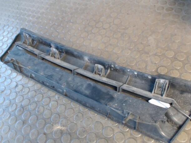 Foto: KÜHLERGRILL eines Opel Vectra CLX