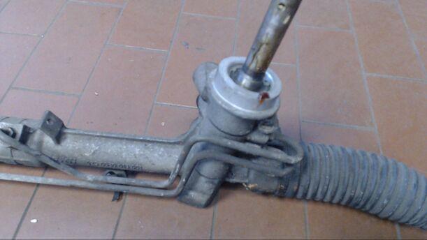 Foto: SERVOLENKUNG eines Opel Astra 1.6 L