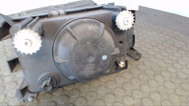 Foto: SCHEINWERFER LINKS eines VW Passat 1.8 CLX