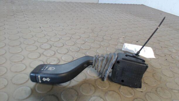 Foto: BLINKSCHALTER/KOMBISCHALTER L eines Opel Astra CLX