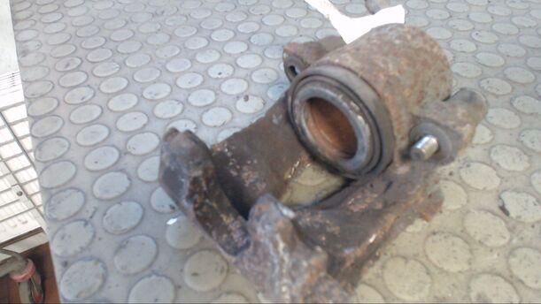 Foto: BREMSSATTEL VORN LINKS eines VW Golf 1.4 L