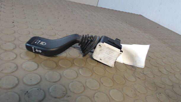 Foto: BLINKSCHALTER/KOMBISCHALTER L eines Opel Astra Caravan CLX