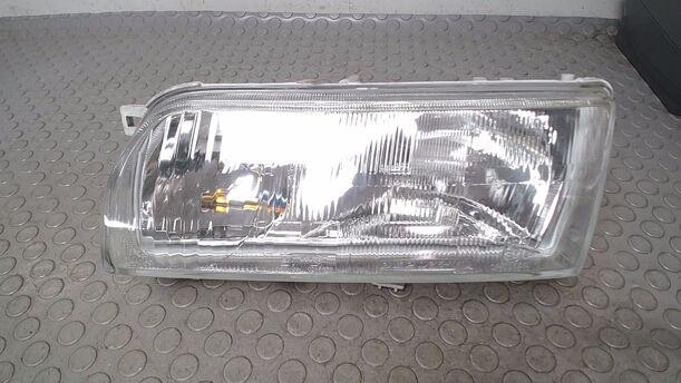 Foto: SCHEINWERFER LINKS eines Nissan Primera 1.6 CLX