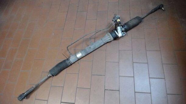 Foto: SERVOLENKUNG eines Nissan Primera 1.6 CLX