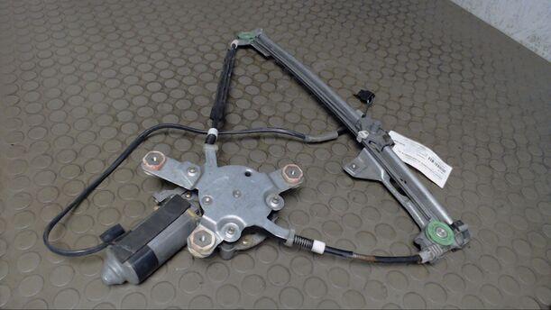 Foto: FENSTERHEBER ELEKTRISCH VORN LINKS eines Audi 100 Avant 2.0 E CLX