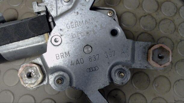 Foto: FENSTERHEBER ELEKTRISCH VORN LINKS eines Audi 100 Avant 2.0 E CLX