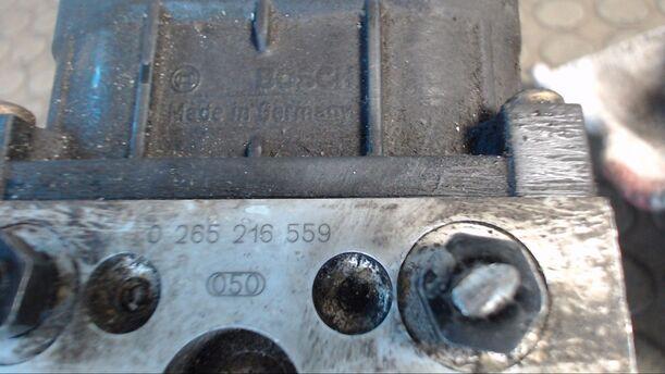 Foto: HAUPTBREMSAGGREGAT ABS eines VW Passat 1.8 5V