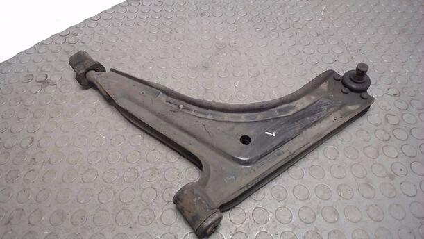 Foto: QUERLENKER LINKS (17mm Traggelenk) eines VW GOLF L CLX