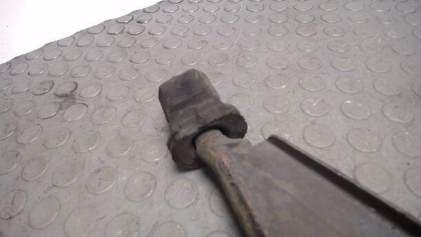 Foto: QUERLENKER LINKS (17mm Traggelenk) eines VW GOLF L CLX