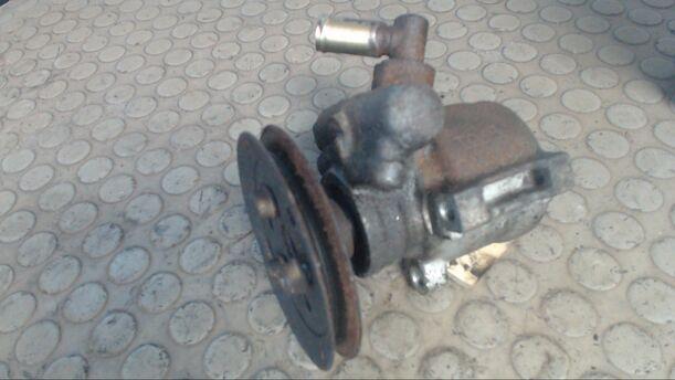 Foto: LENKGETRIEBEPUMPE eines VW Passat Variant 1.8 CLX