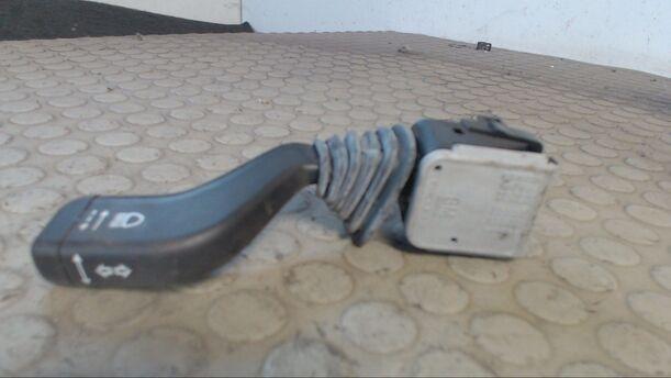 Foto: BLINKSCHALTER/KOMBISCHALTER eines Opel Corsa CLX