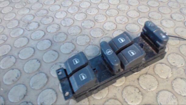 Foto: FENSTERHEBERSCHALTER eines VW Passat 1.8 5V