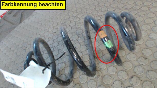 Foto: HINTERFEDER LINKS eines VW Passat 1.8 5V