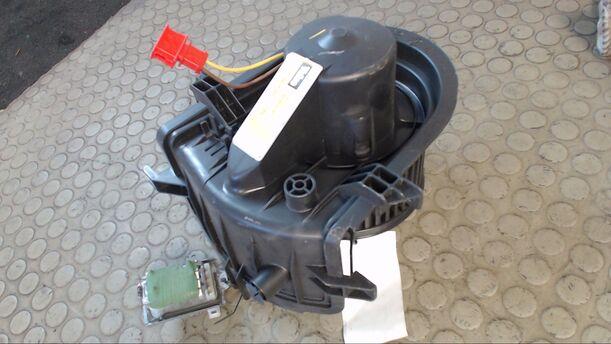 Foto: HEIZUNGSGEBLÄSE eines VW Golf 1.8 (Automatik) CLX
