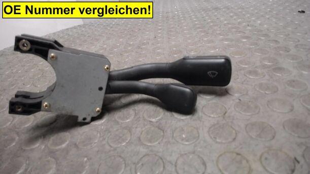 Foto: KOMBISCHALTER /WISCHERSCHALTER eines Audi 100 2.3 E CLX