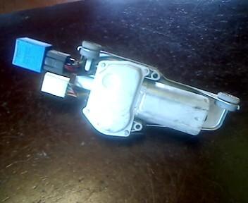 Foto: SCHEIBENWISCHERMOTOR HINTEN eines Peugeot 406