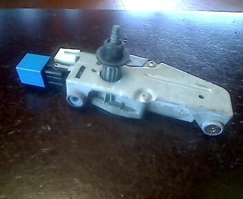 Foto: SCHEIBENWISCHERMOTOR HINTEN eines Peugeot 406