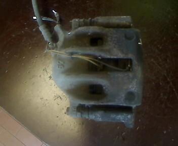 Foto: BREMSSATTEL VORN LINKS eines Peugeot 406