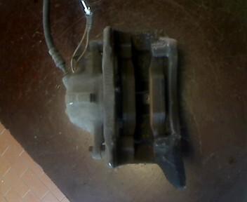 Foto: BREMSSATTEL VORN RECHTS eines Peugeot 406