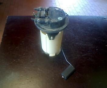 Foto: KRAFTSTOFFPUMPE eines Peugeot 406
