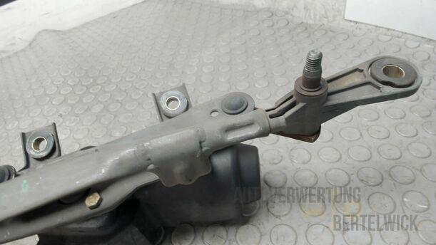 Foto: SCHEIBENWISCHERMOTOR VORN eines Alfa Romeo 145 1.4 Twin Spark CLX