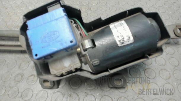 Foto: SCHEIBENWISCHERMOTOR VORN eines Alfa Romeo 145 1.4 Twin Spark CLX