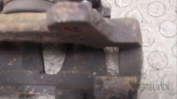 Foto: BREMSSATTEL VORN LINKS eines Alfa Romeo 145 1.4 Twin Spark CLX