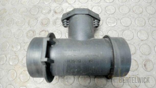 Foto: LUFTMASSENMESSER eines Alfa Romeo 145 1.4 Twin Spark CLX