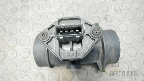 Foto: LUFTMASSENMESSER eines Alfa Romeo 145 1.4 Twin Spark CLX