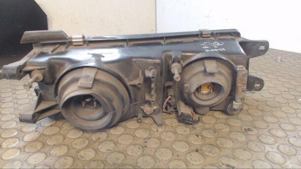 Foto: SCHEINWERFER LINKS eines Mitsubishi Lancer 1500