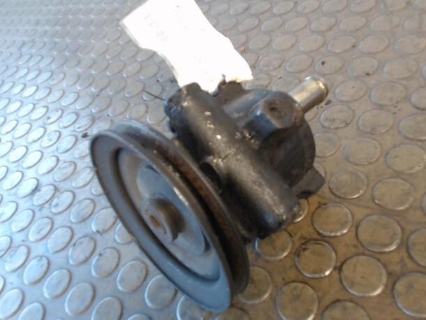 Foto: LENKGETRIEBEPUMPE eines Opel Vectra TD CLX