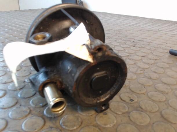 Foto: LENKGETRIEBEPUMPE eines Opel Vectra TD CLX