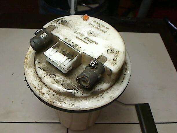 Foto: KRAFTSTOFFPUMPE eines Peugeot 406