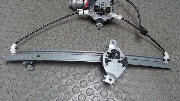 Foto: FENSTERHEBER VORN RECHTS eines Nissan Primera Traveller 1.8
