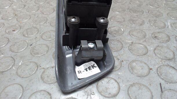 Foto: FENSTERHEBERSCHALTER eines Nissan Primera Traveller 1.8
