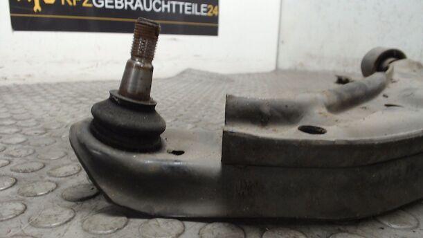 Foto: QUERLENKER UNTEN VORN UNTEN RECHTS eines Nissan Primera Traveller 1.8