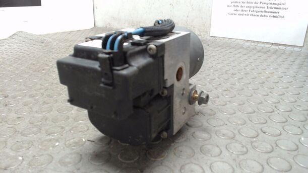 Foto: HAUPTBREMSAGGREGAT ABS eines Nissan Primera Traveller 1.8