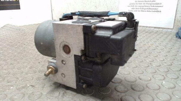 Foto: HAUPTBREMSAGGREGAT ABS eines Nissan Primera Traveller 1.8