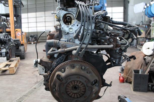 Foto: MOTOR eines Nissan Sunny CLX