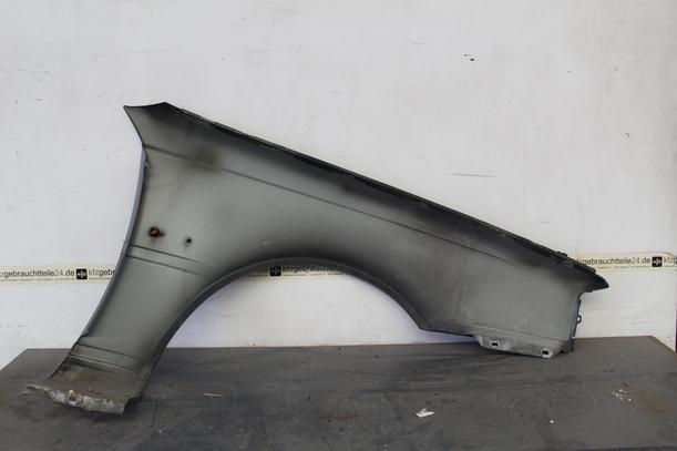 Foto: KOTFLÜGEL LINKS eines Volvo 460 1.8i
