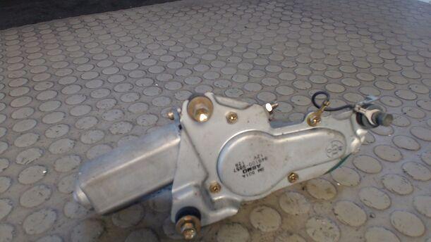 Foto: SCHEIBENWISCHERMOTOR HINTEN eines Mazda 323 F 1.5 CLX