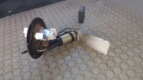 Foto: KRAFTSTOFFPUMPE eines Mazda 323 F 1.5 CLX